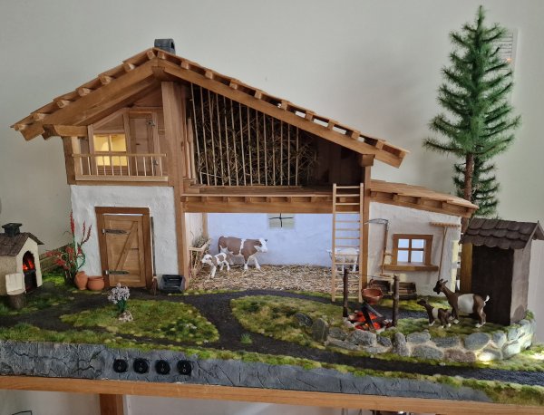 Bauernstall Meran Krippenstall Holz 12 cm Figuren
